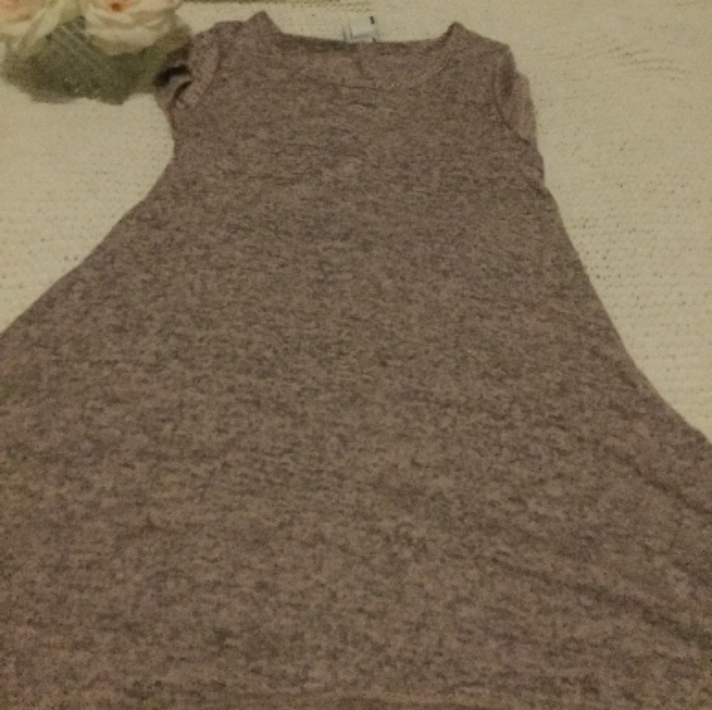 Mid-thigh dress